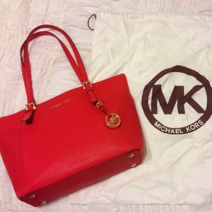 Michael Kors Jet Set Top Zip Tote